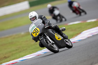 Vintage-motorcycle-club;eventdigitalimages;mallory-park;mallory-park-trackday-photographs;no-limits-trackdays;peter-wileman-photography;trackday-digital-images;trackday-photos;vmcc-festival-1000-bikes-photographs